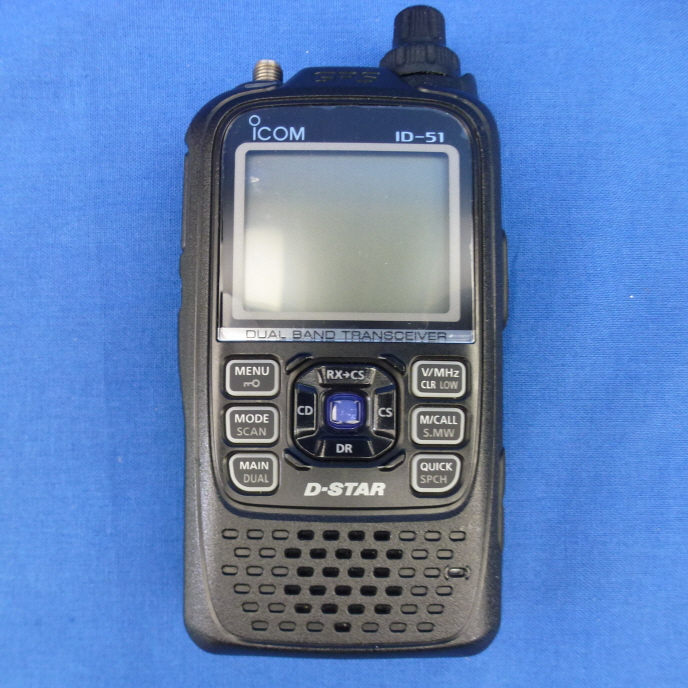 【中古品】ID-51PLUS2 （ID51PLUS2)　 程度【C】附属品【箱/充電器/バッテリー/アンテナ/ベルトクリップ/取扱説明書/USBケーブル】備考【新スプリアス/USBケーブル類は社外品です】